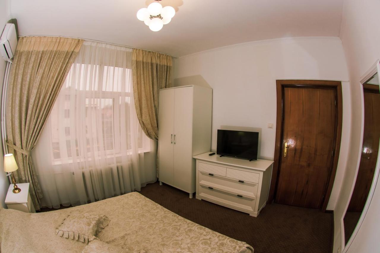 Hotel Cora Bistrita מראה חיצוני תמונה
